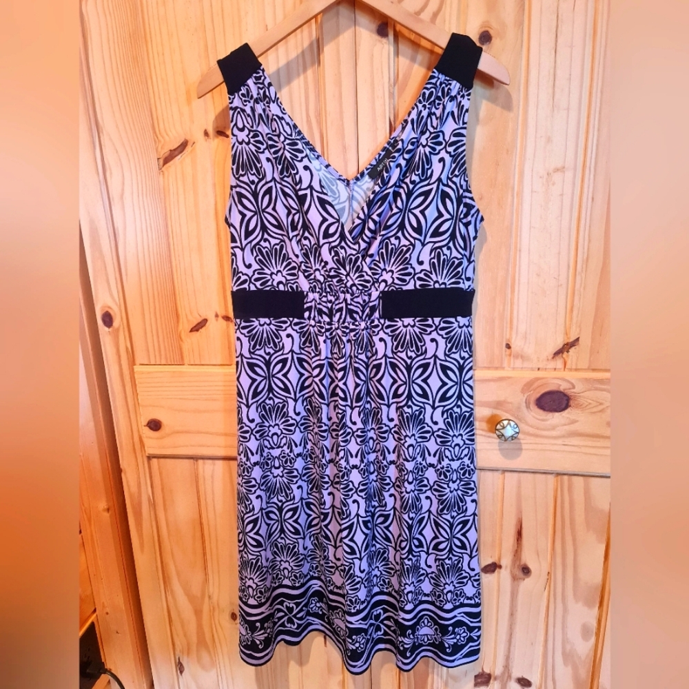 Apt 9 Double V Wrap Front Modern Floral Deco Print Size M